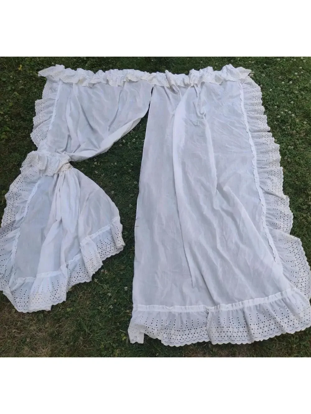 2 Pairs Eyelet Lace Ruffled Curtain Set 82